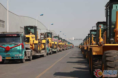 2015年工程機(jī)械產(chǎn)品進(jìn)出口貿(mào)易評(píng)析 雖小有波瀾，但整體平穩(wěn)